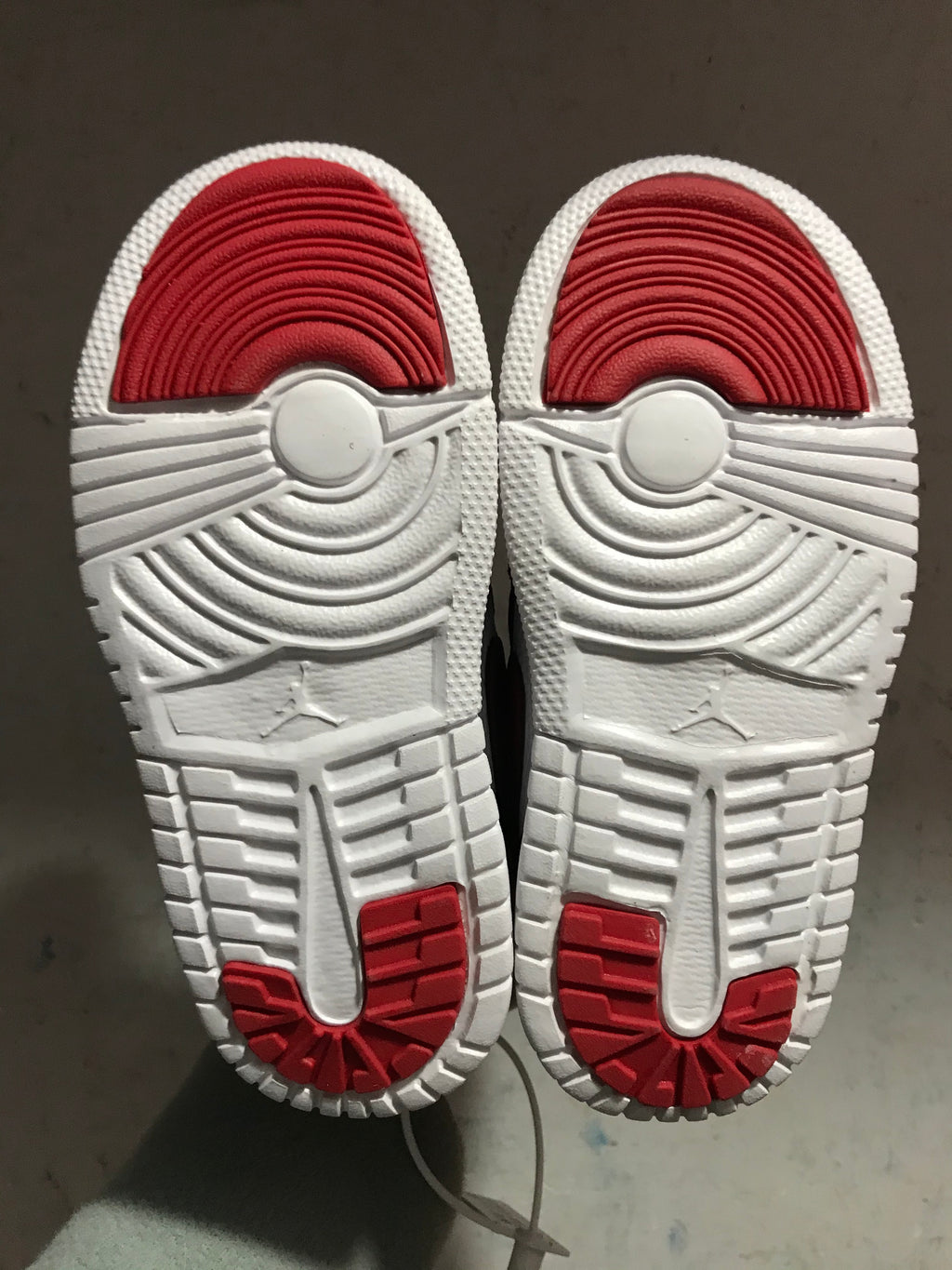 Jordan high top elastic band" white, black, red"