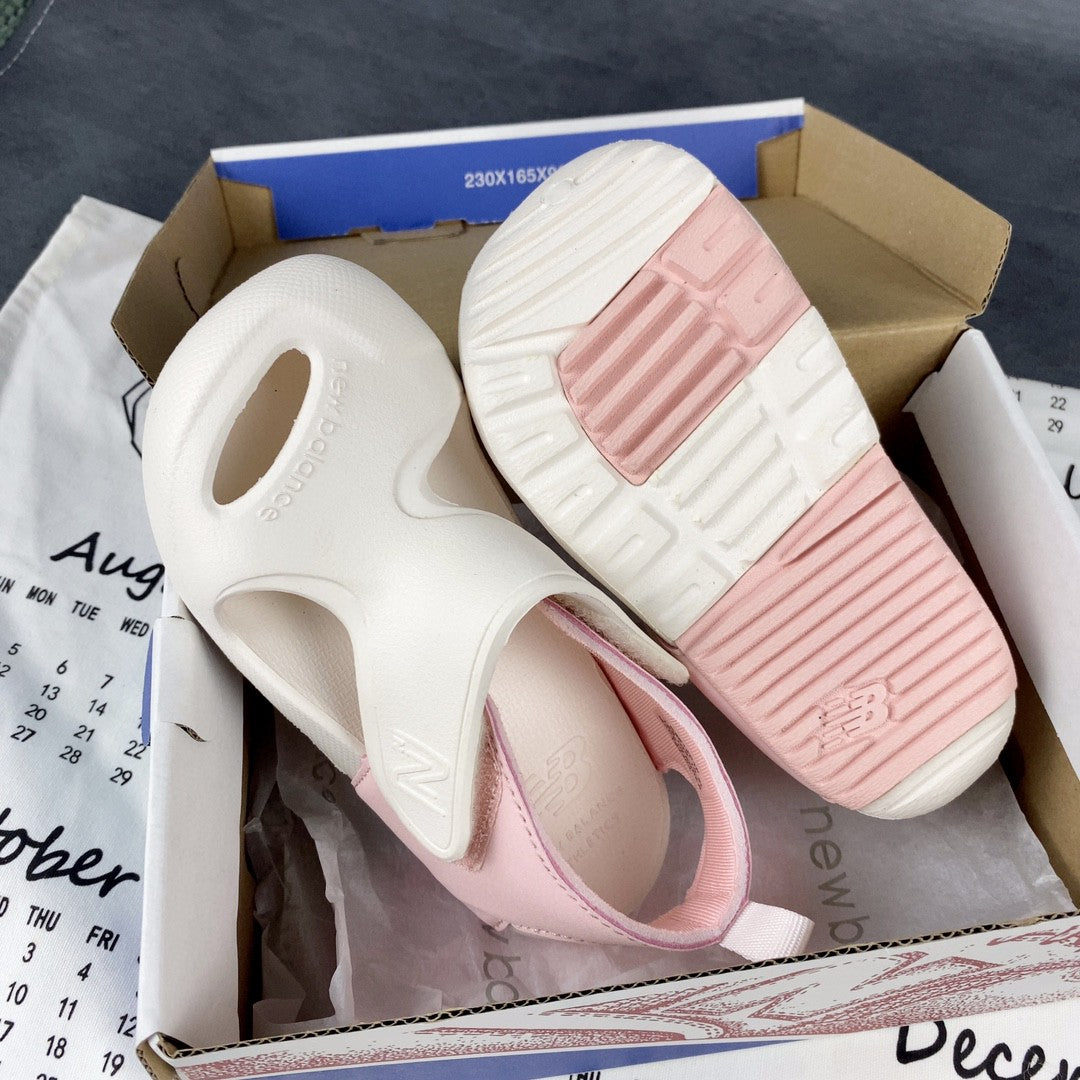 NB airplane hole shoes" off white, pink"