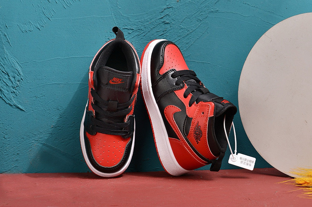 Jordan AJ1 children's shoes" black, red"