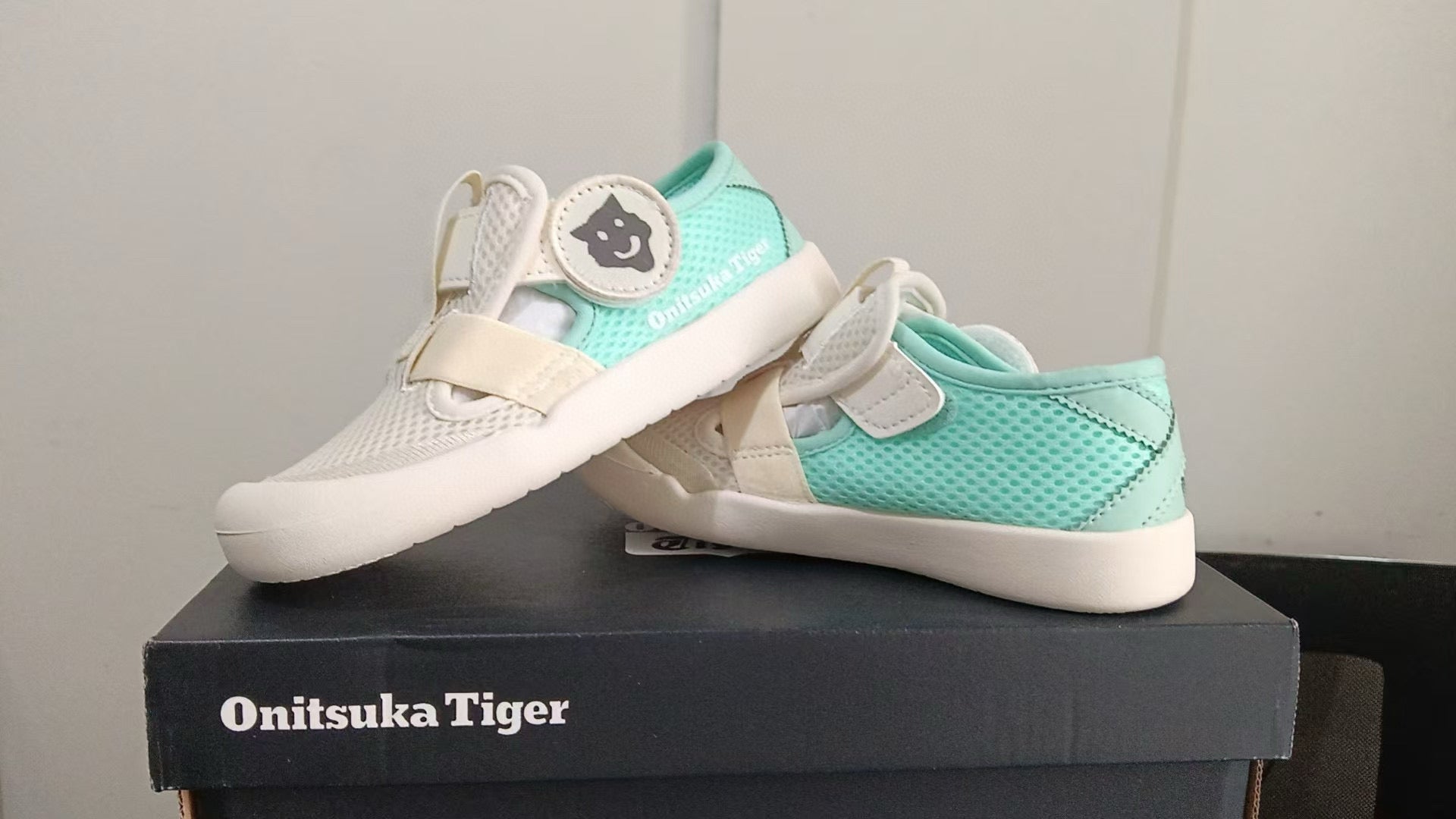 YSS Onitsuka mesh bread head sandals" white, mint green"