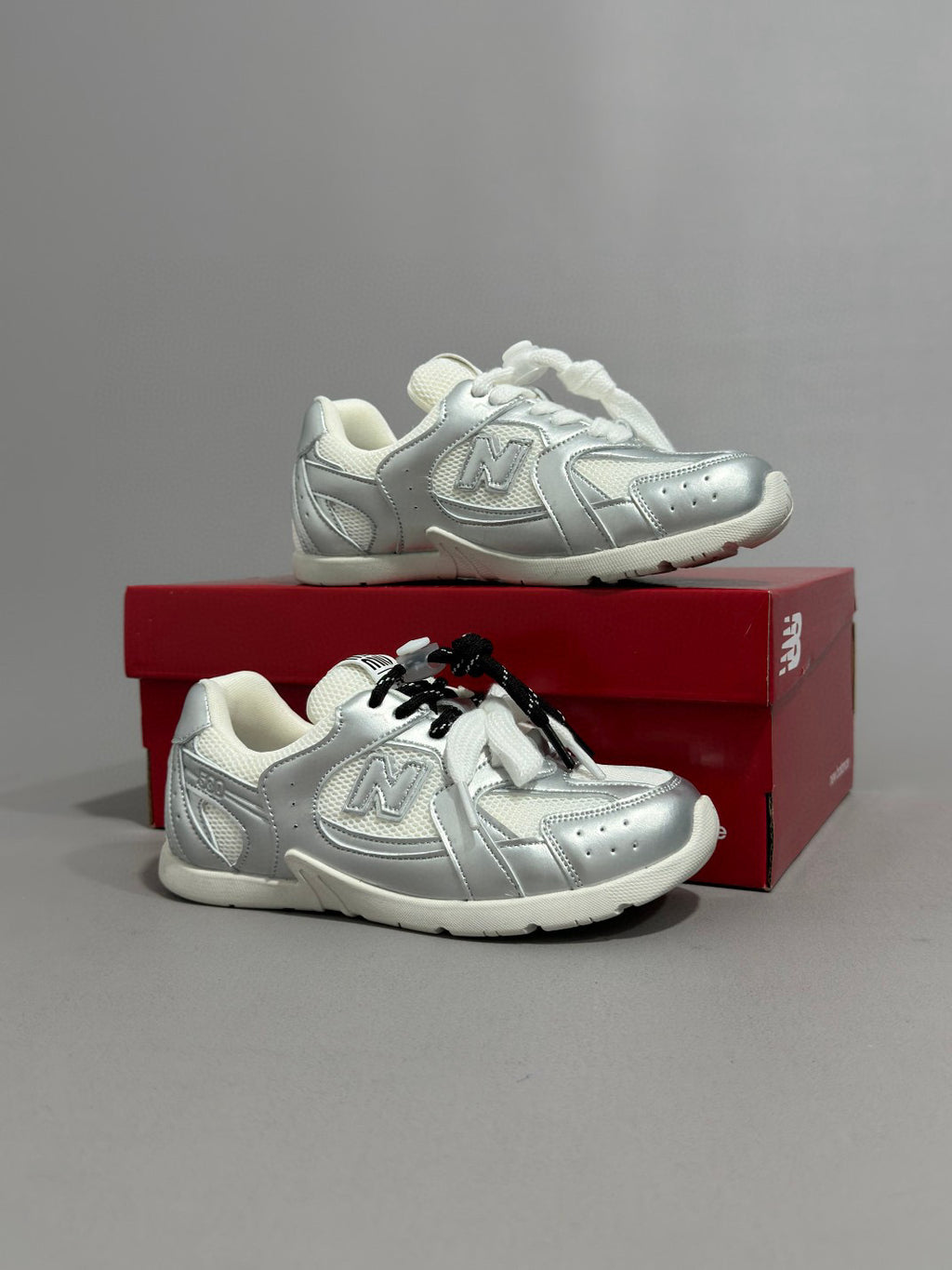 NB530 Miu miu lace-up( off white, silver"