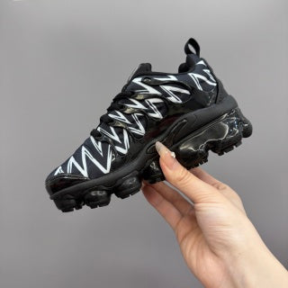 Nike AIR MAX plus full-length air cushion children's sports shoes "black with white lines"