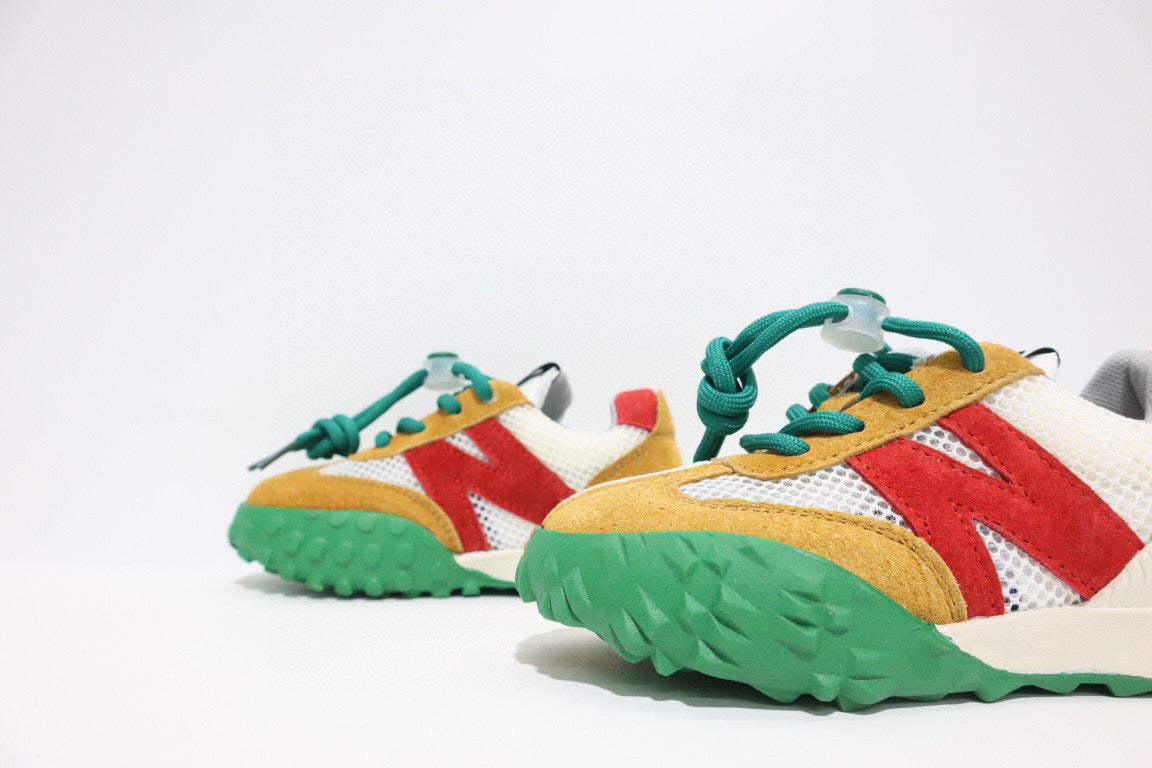 N official website synchronized parallel bars sandals " red, off white, dark green"