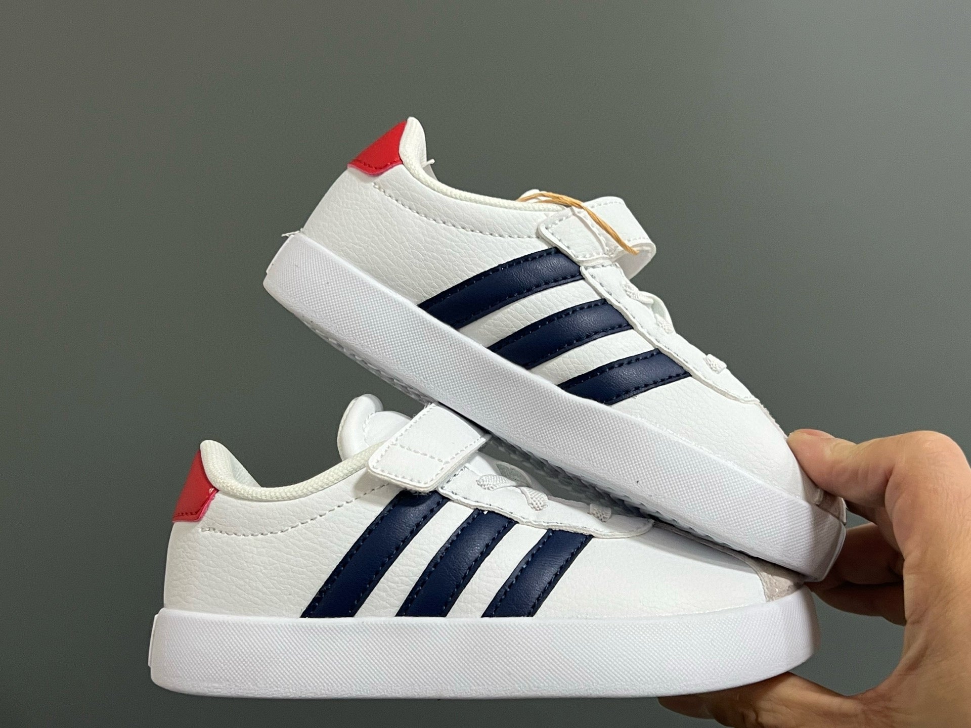 Adidas tennis shoes" white, Navy"