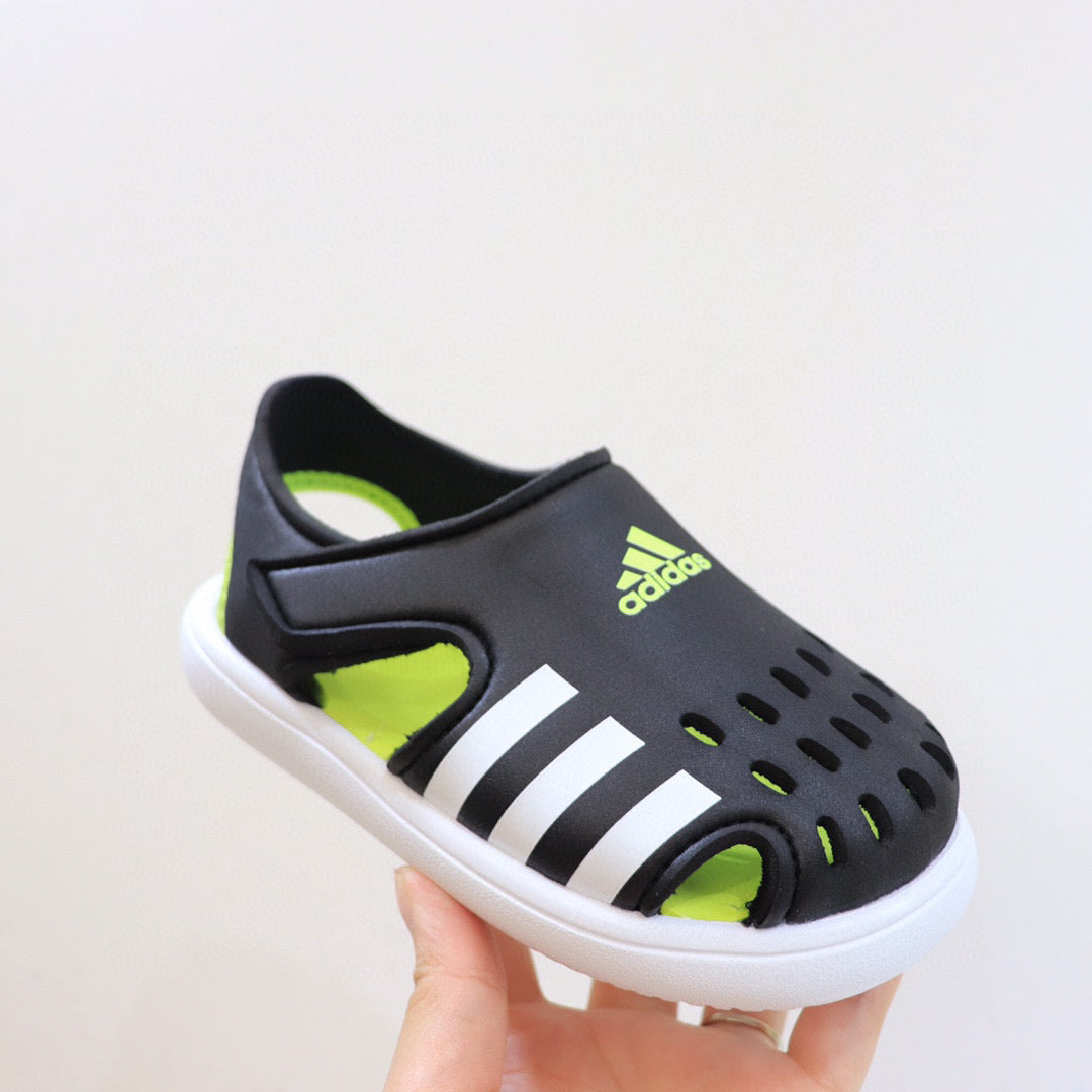 Adidas Seahorse III hole shoes" black"
