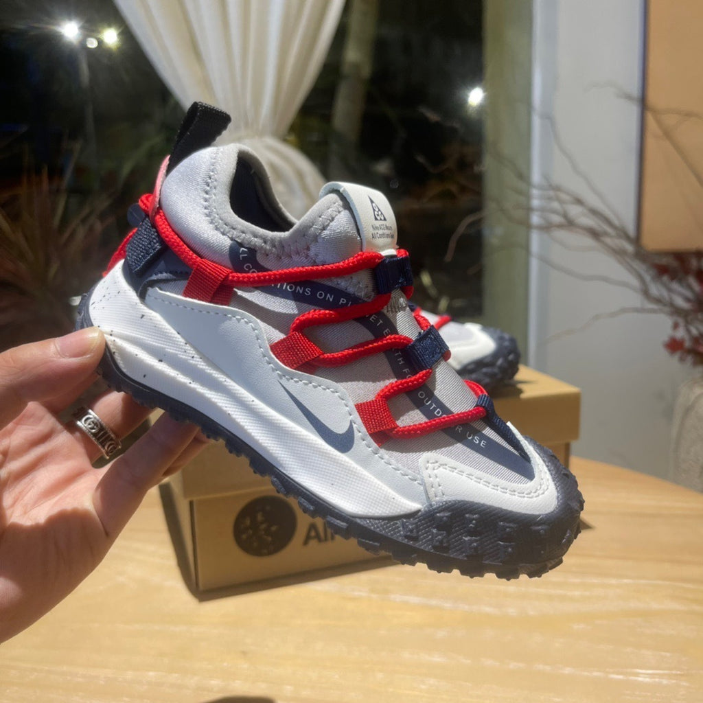 Nike ACG outdoor hiking shoes