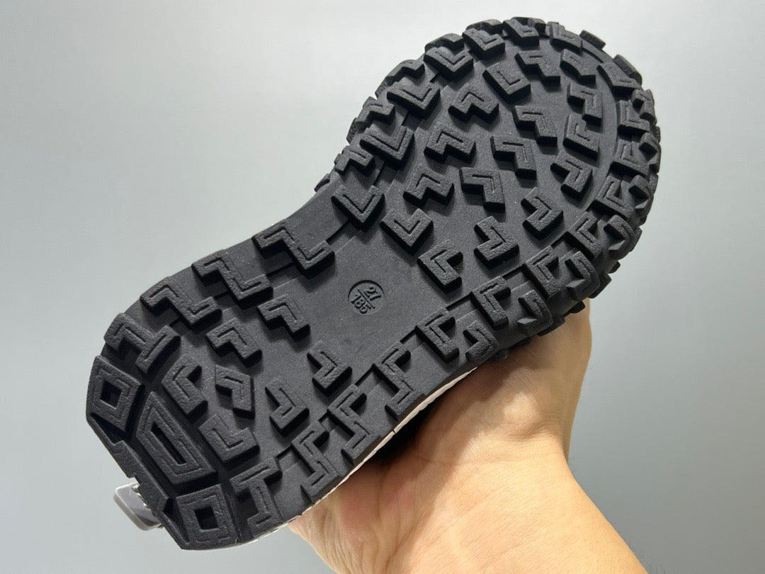 Nike's new tire-soled Velcro children's shoes " black"