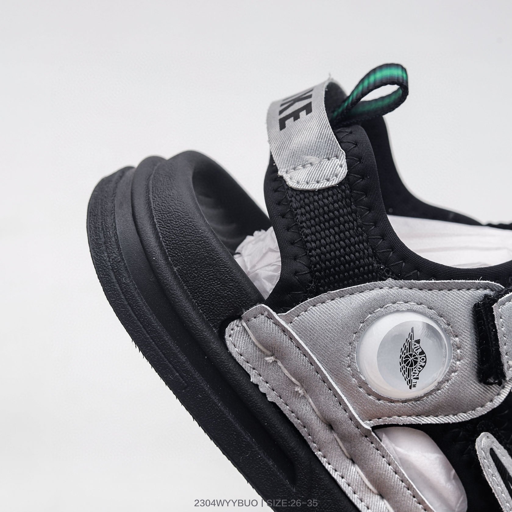 Nike co-branded Jordan children's shoes" black, gray"