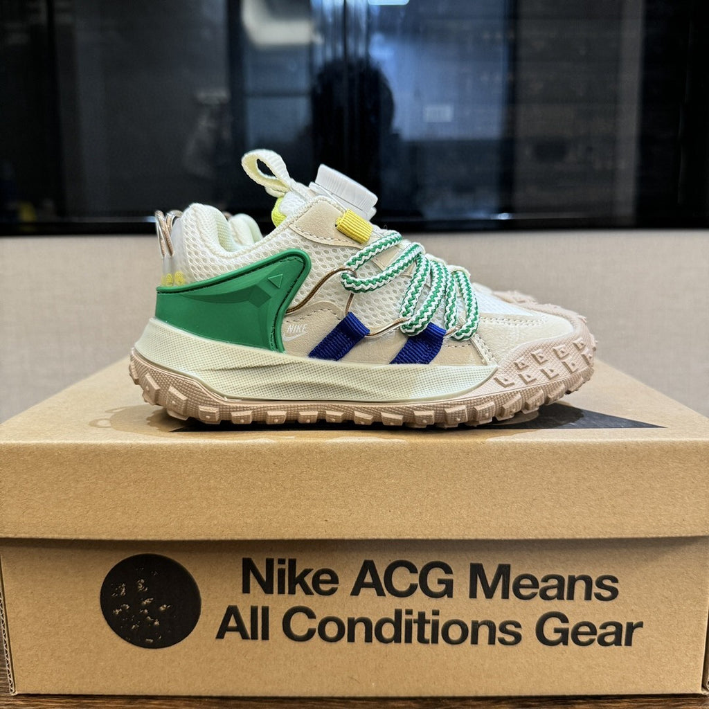 Nike ACG outdoor hiking shoes" green"