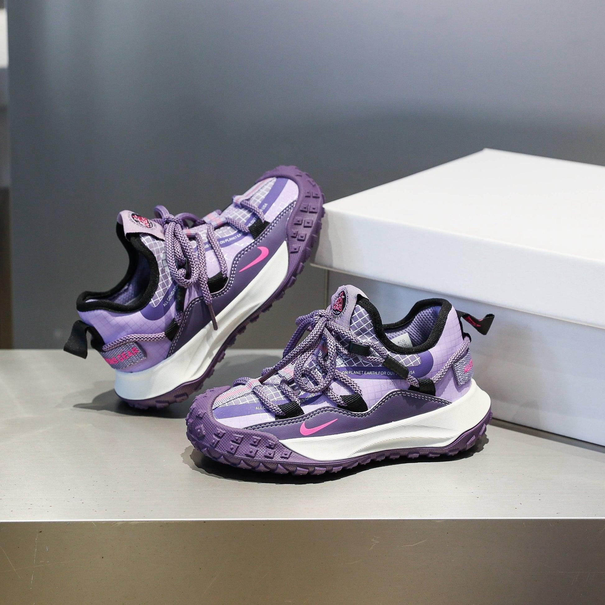 Nike ACG tire-soled hiking shoes " Purple"