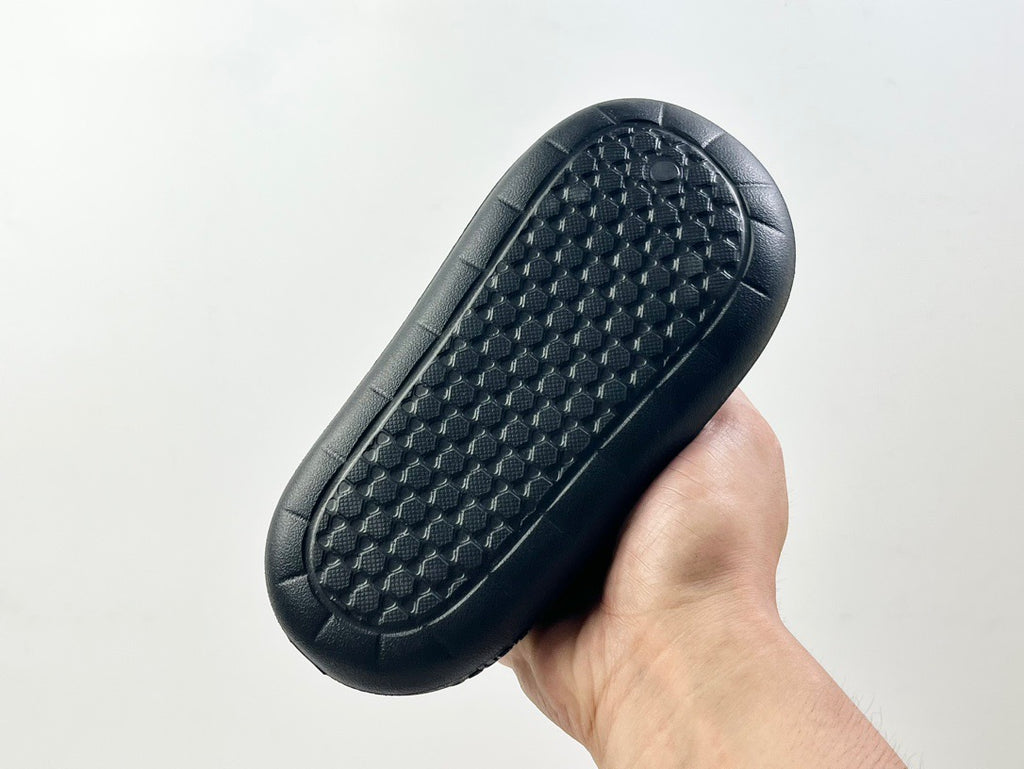 NB hole two-way sandals" black"