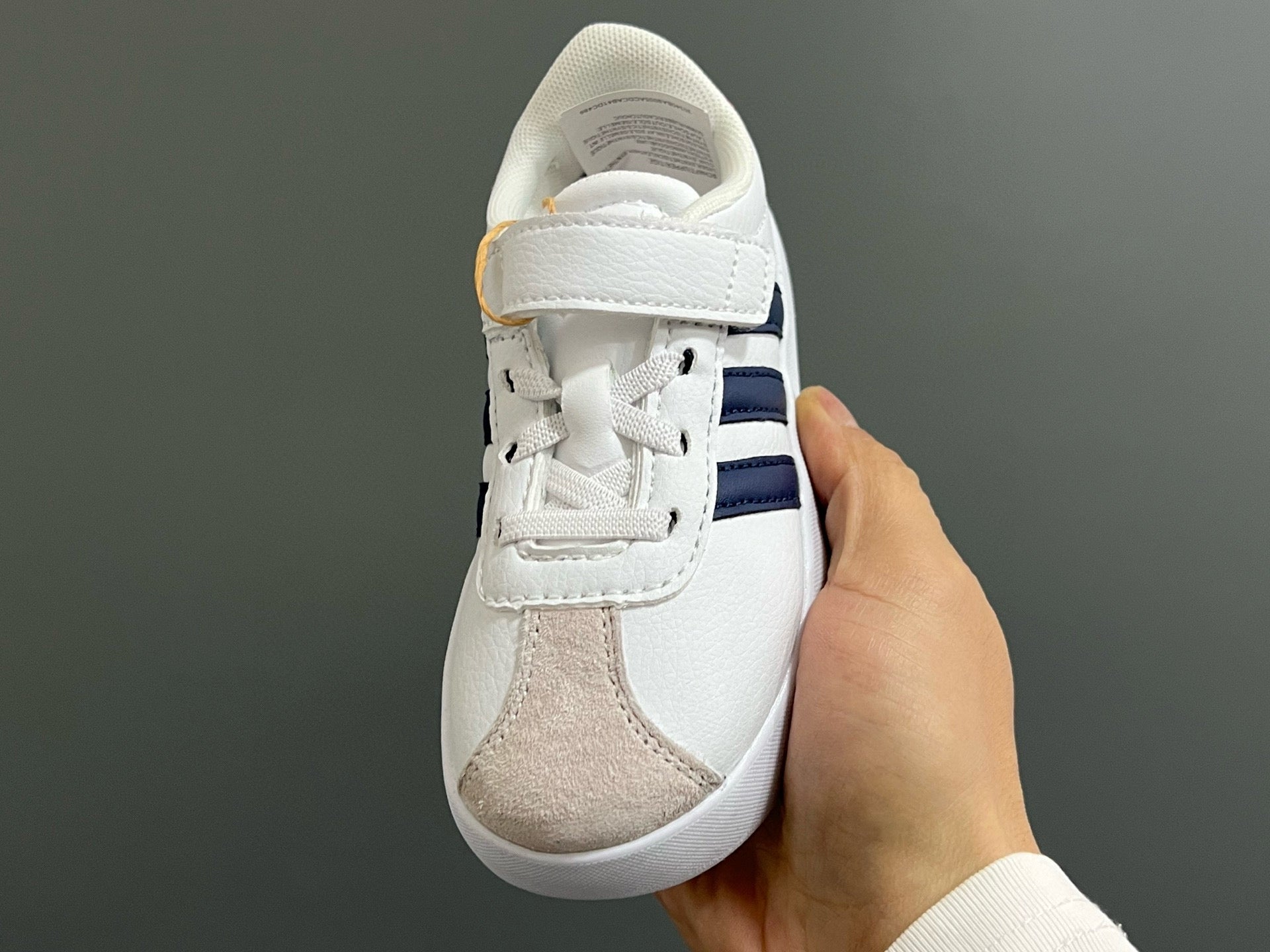 Adidas tennis shoes" white, Navy"