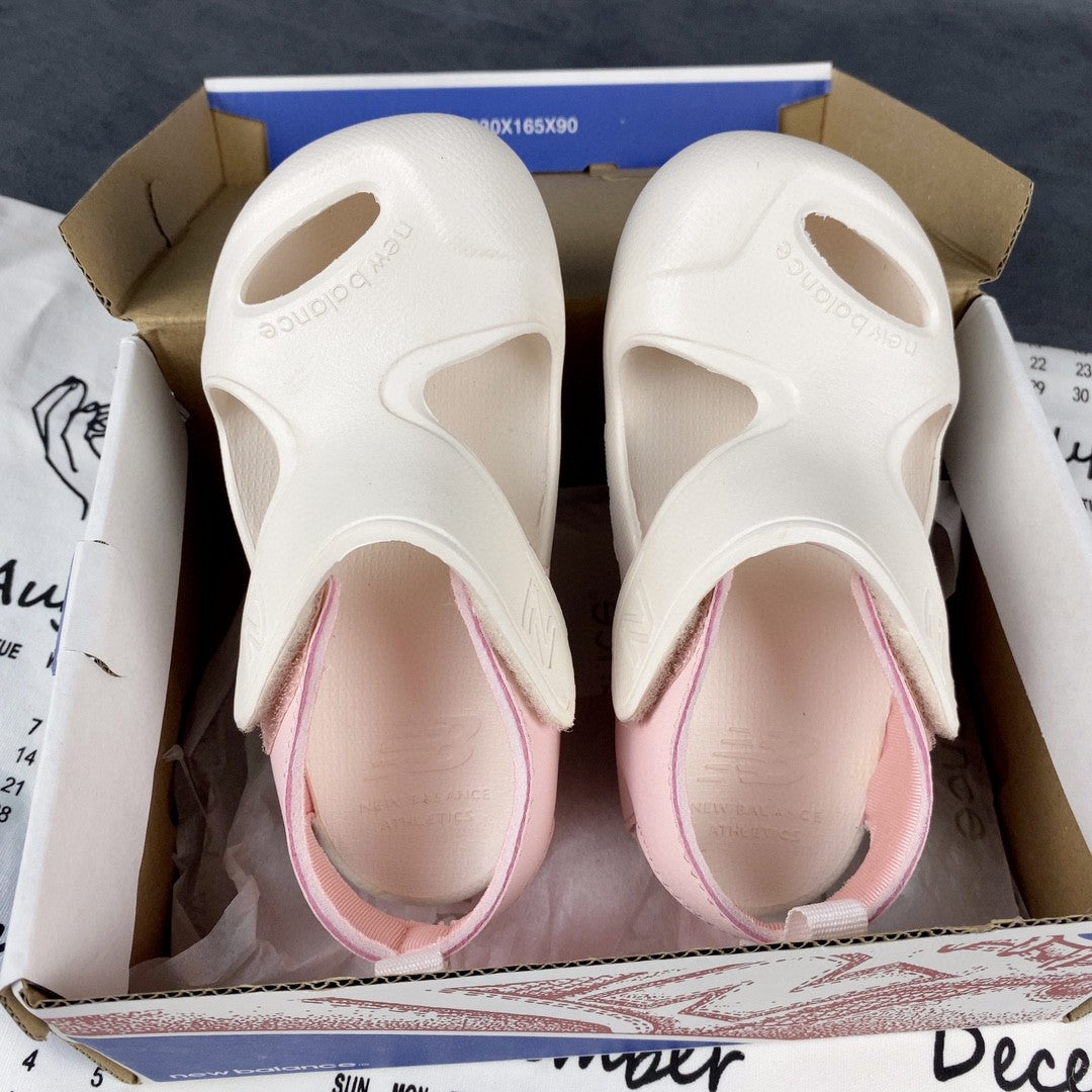 NB airplane hole shoes" off white, pink"