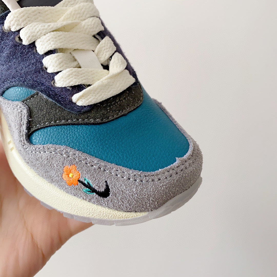 Nike co-branded children's air cushion