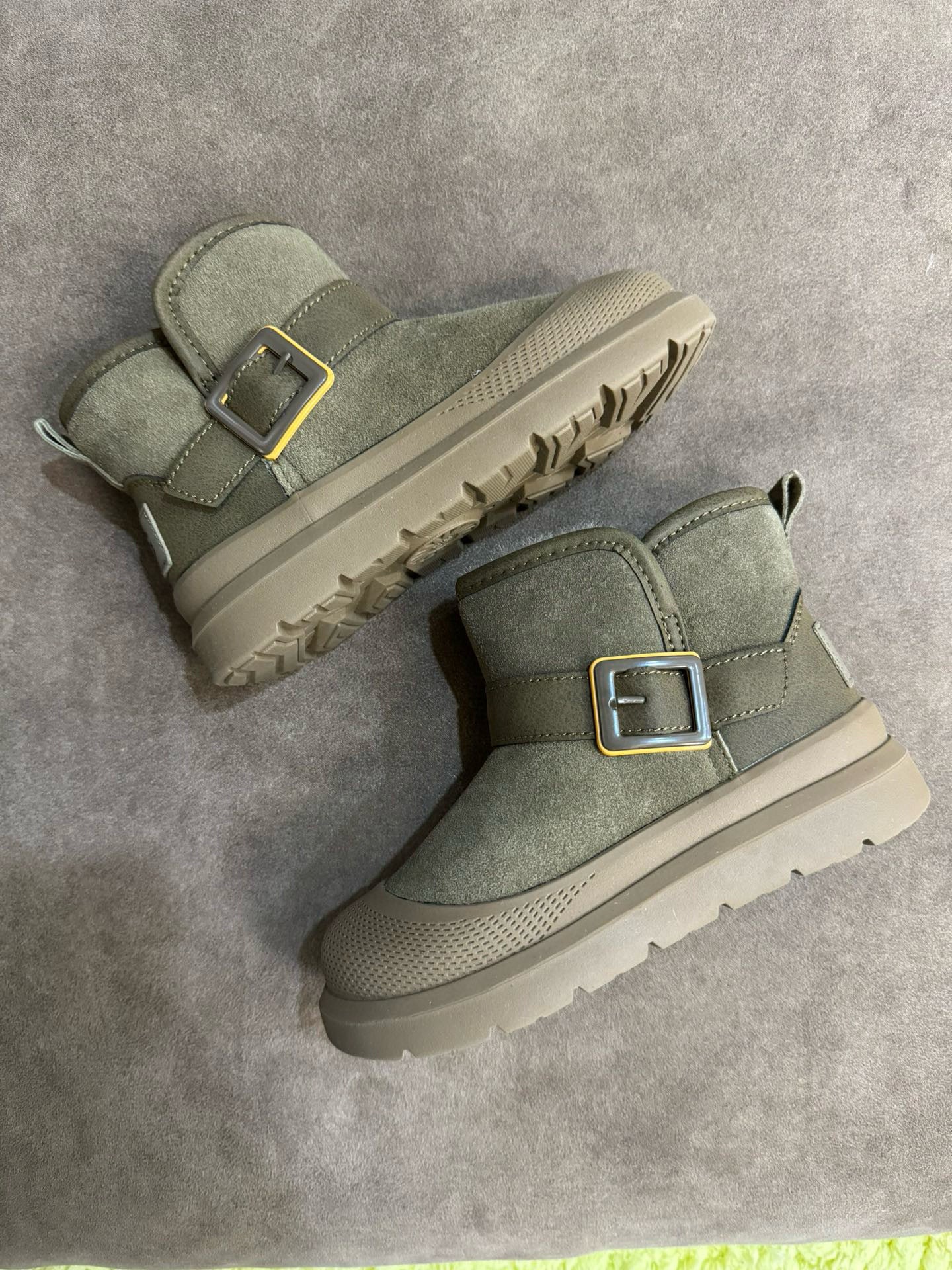 U-GG leather buckle mid-cut" olive green"