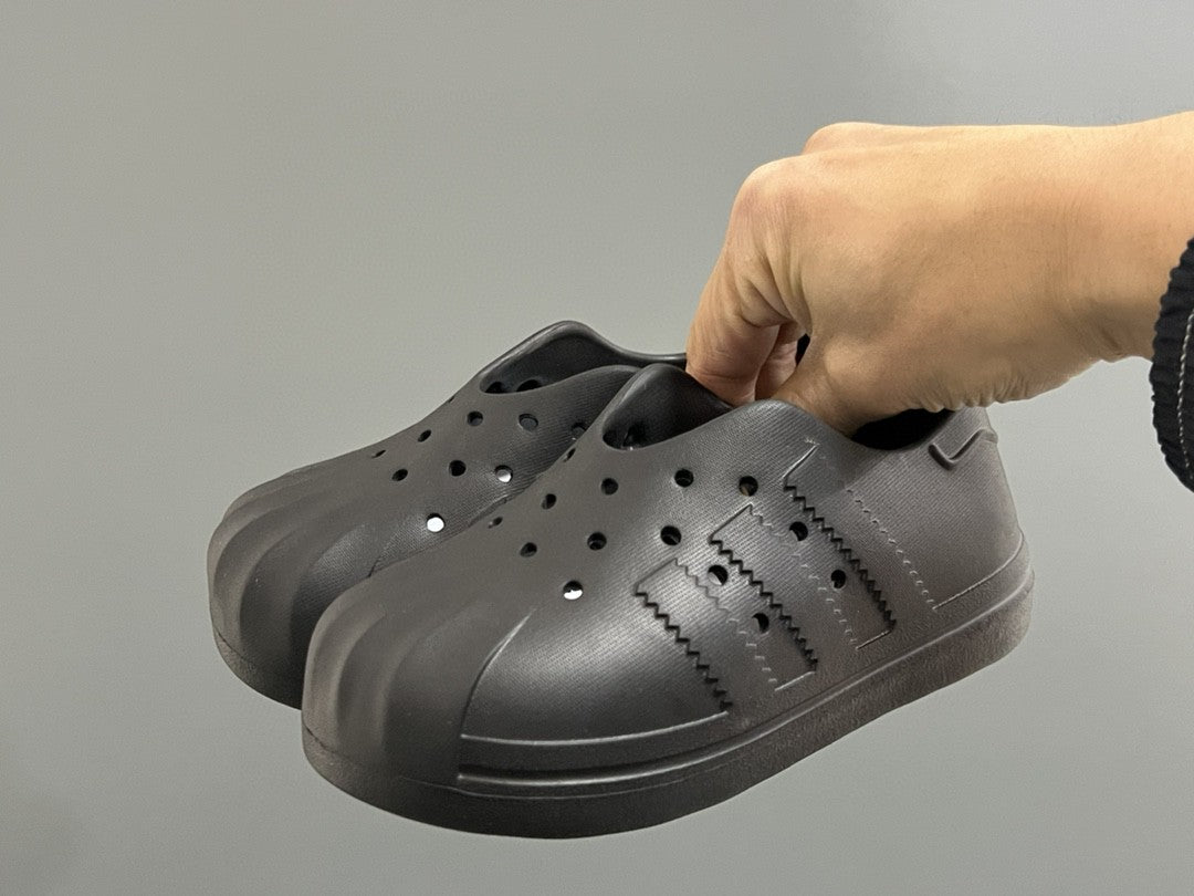 Soft shell hole slip-on sandals for children"  dark grey"