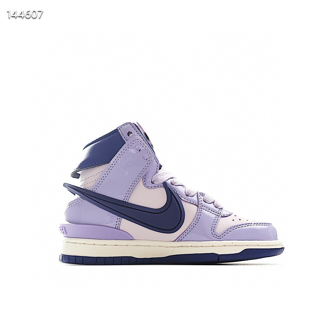 Nike Dunk High Top Swoosh