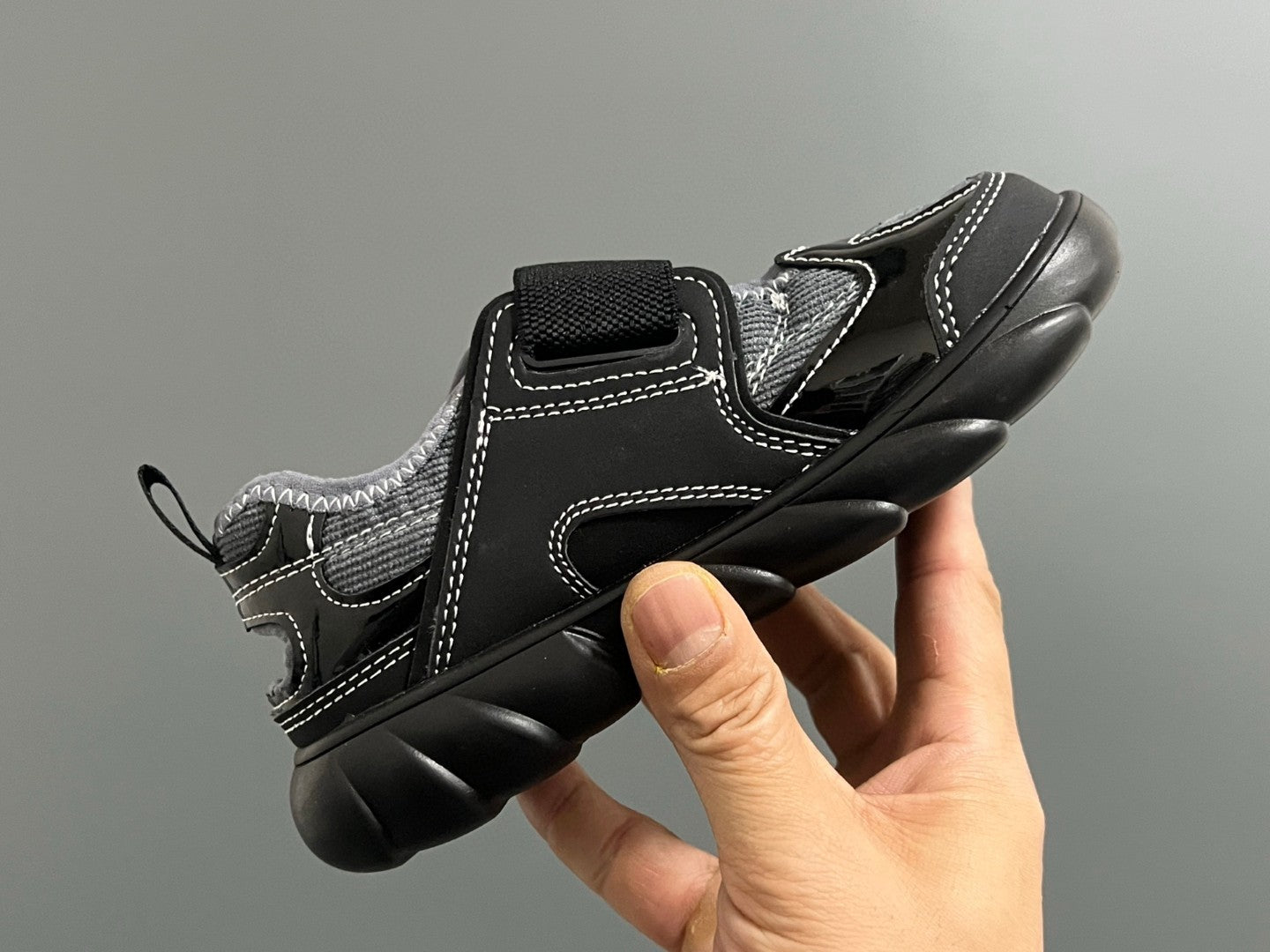 NB new 920 Mary Jane mesh stitching Velcro children's sandals" black"