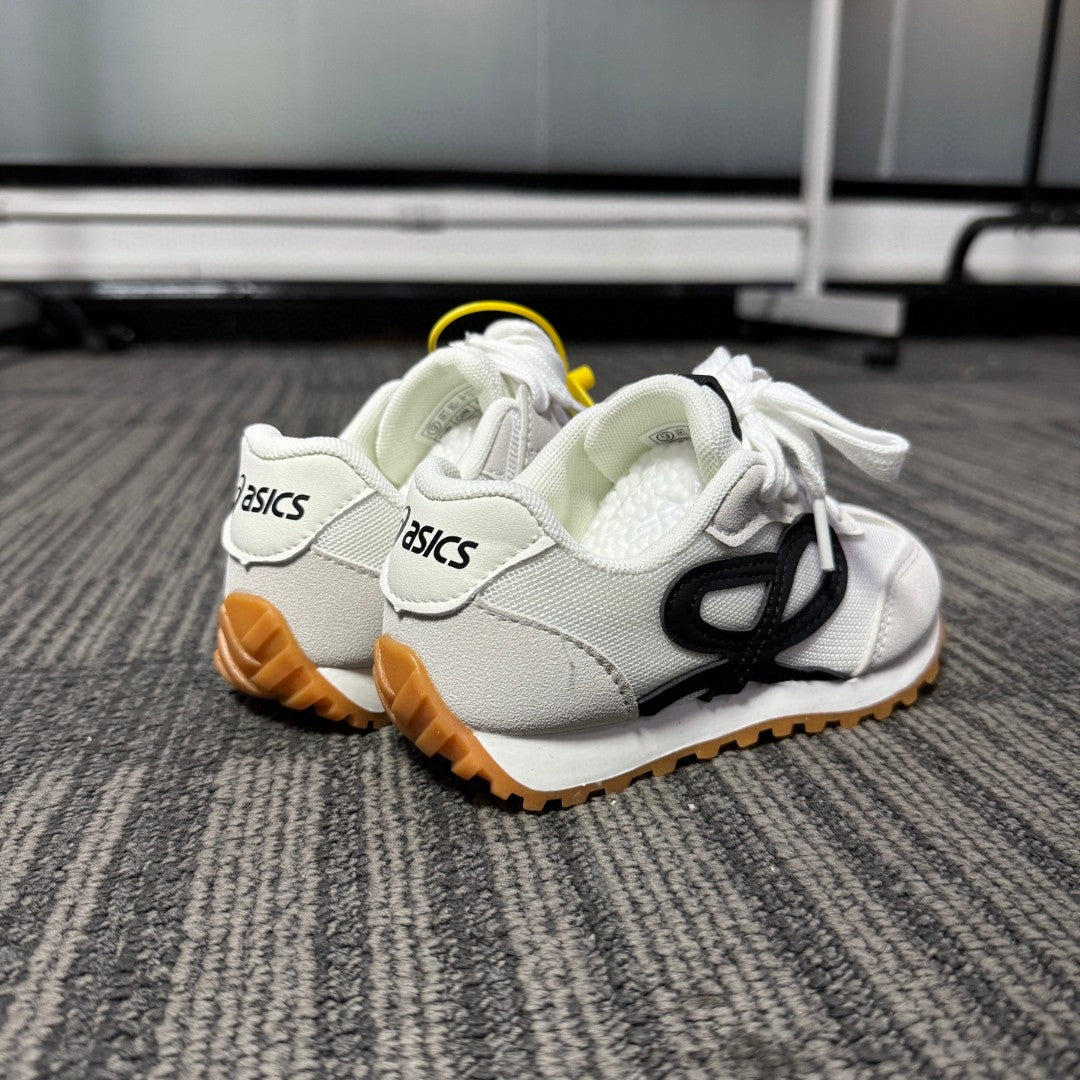 ASICS LOEWE co-branded model" gray"