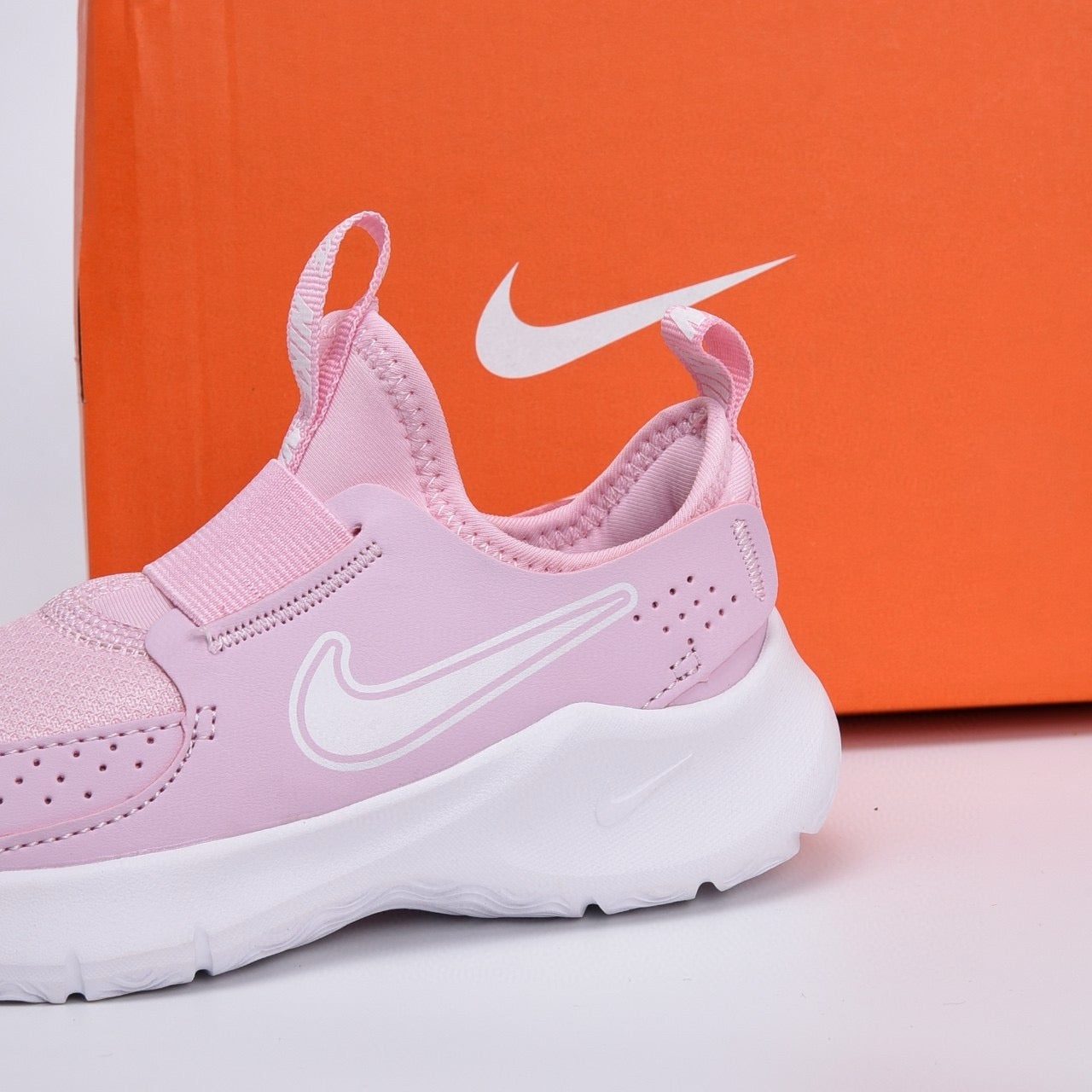 Nike slip-on running shoes" Pink"