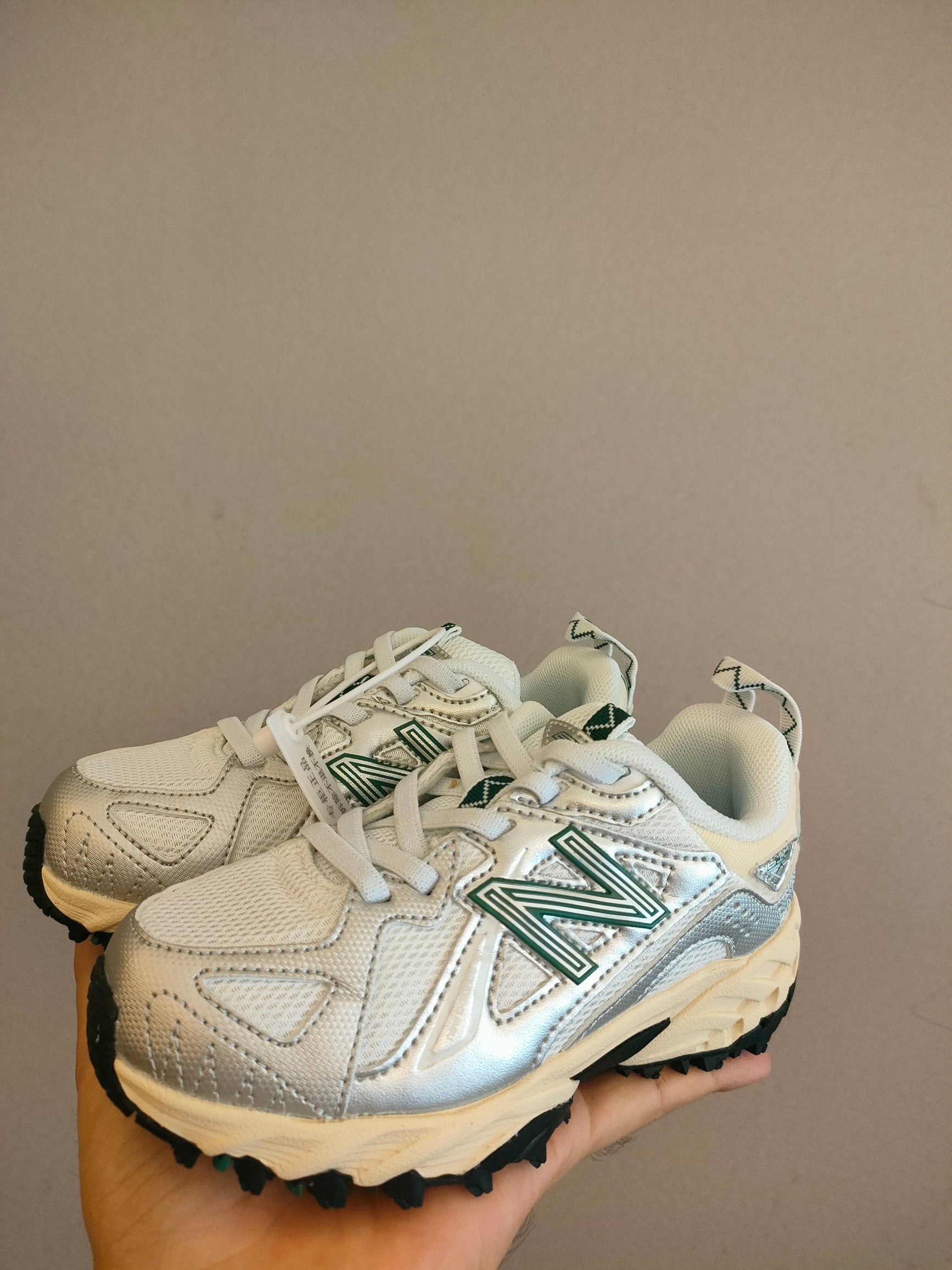 NB610 children's outdoor shoes" silver"