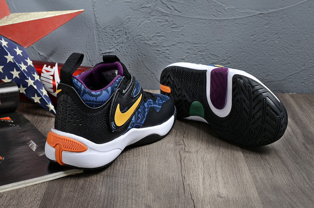 Nike's new UFO slip-on shoes for children" Black"