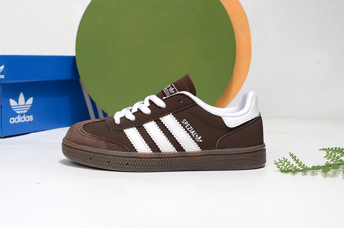Adidas Dexter III children's shoes" brown"