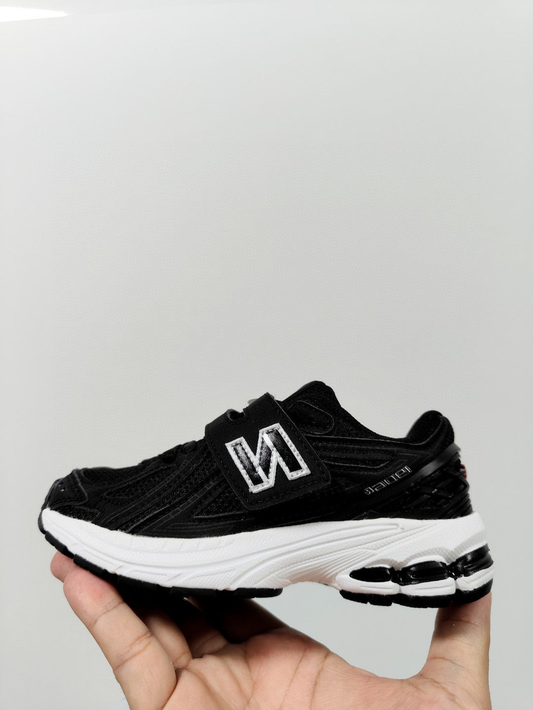 NB 1906 Velcro Kids Running Shoes" black"
