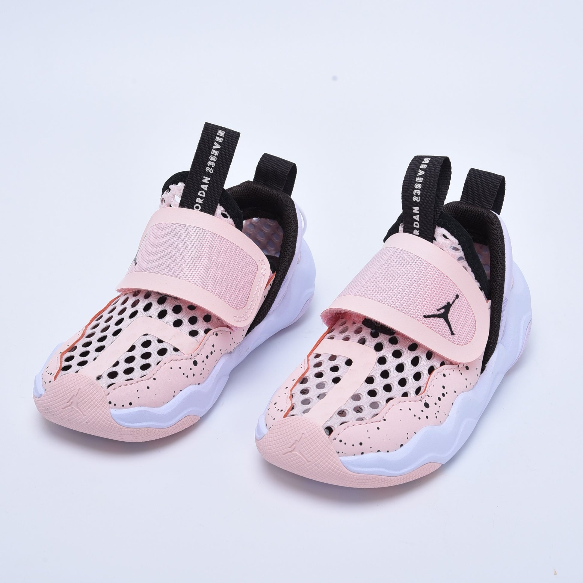 Jordan Little Shark Mesh Shoes for Kids " white ,& light pink"