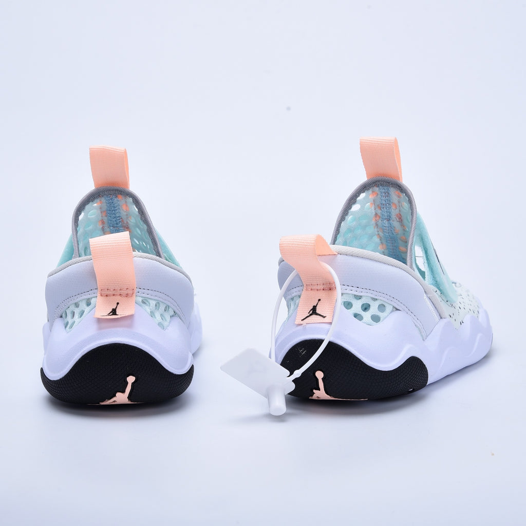 Jordan Little Shark Mesh Shoes for Kids " white , & mint green"