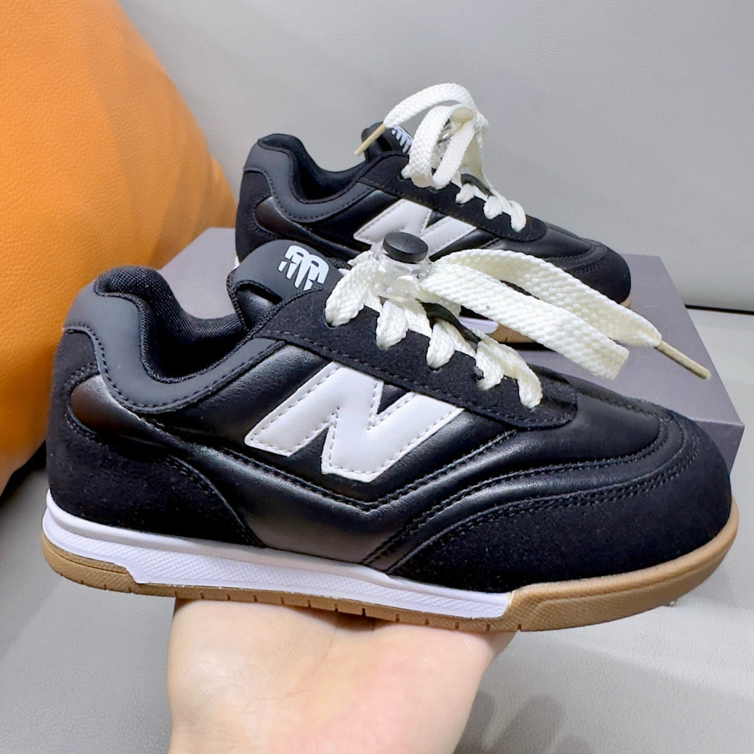 NB URC42LA lace-up buckle children's shoes" black"