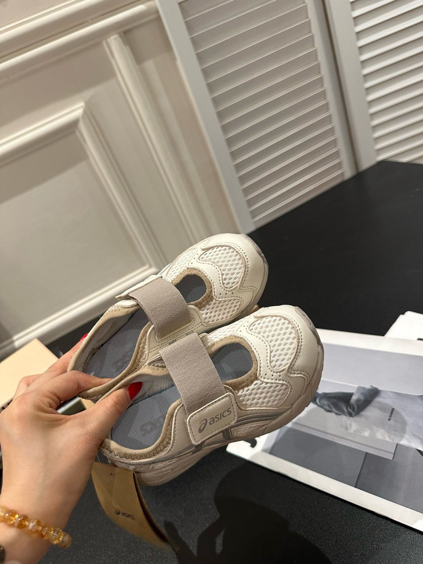 YSS closed toe sandals" Beige"