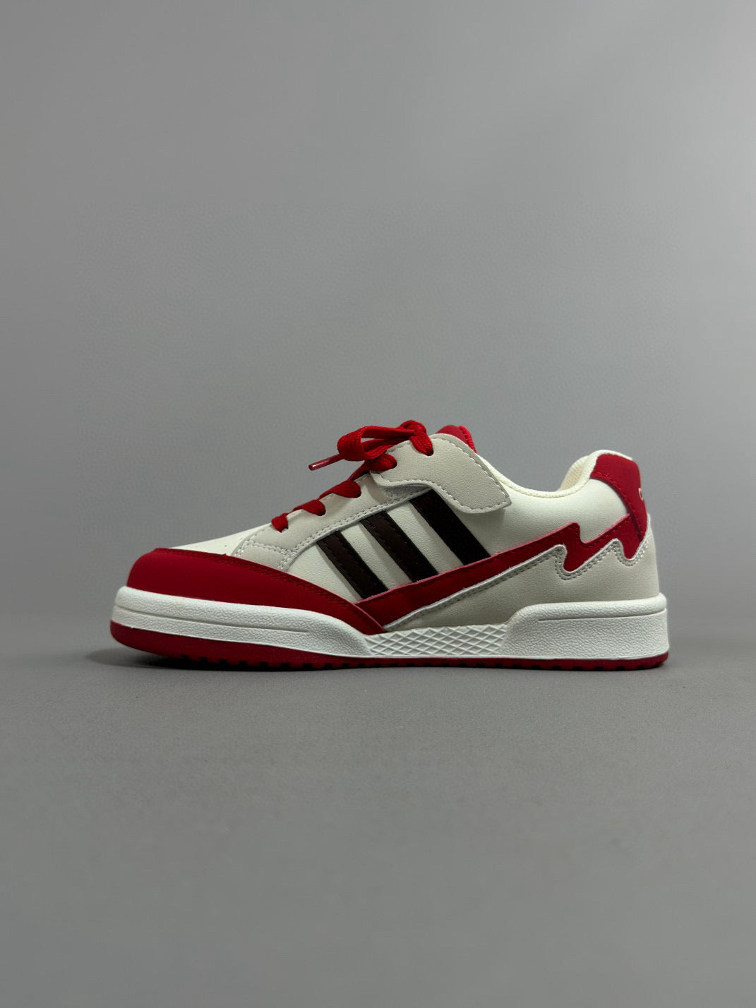 Adidas WCARD ADV classic retro sneakers" white, red"