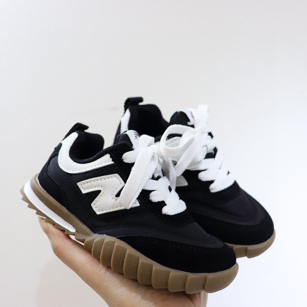 NB overseas version of the shoes" black"
