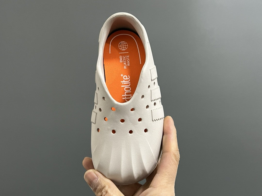 Soft shell hole slip-on sandals for children" light beige"