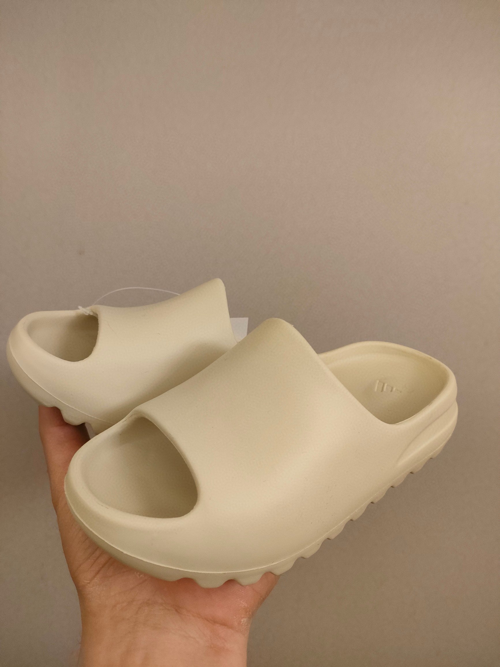 700 Coconut Slippers" cream"