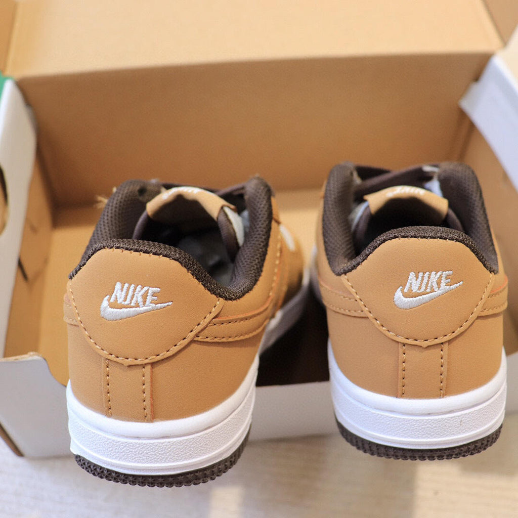 Air Force low-top lace-up sneakers" white, brown"