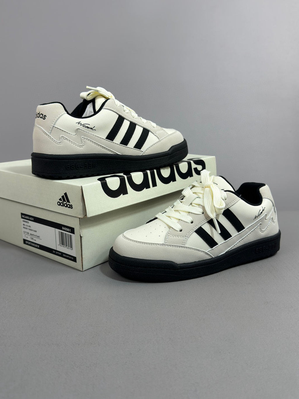 Adidas WCARD ADV classic retro sneakers" white, gray"