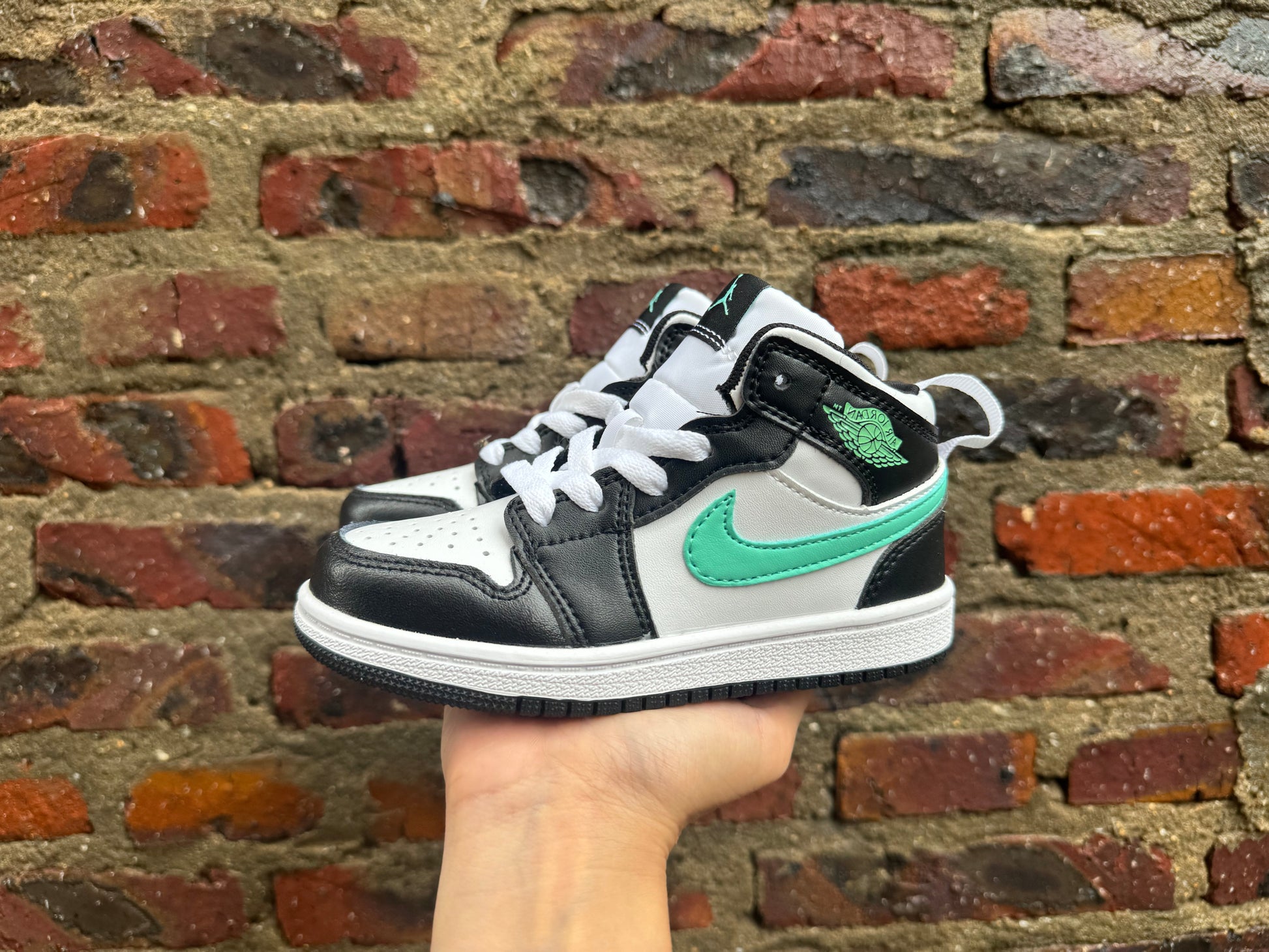 Joe 1 lace up" white, black, turquoise color"