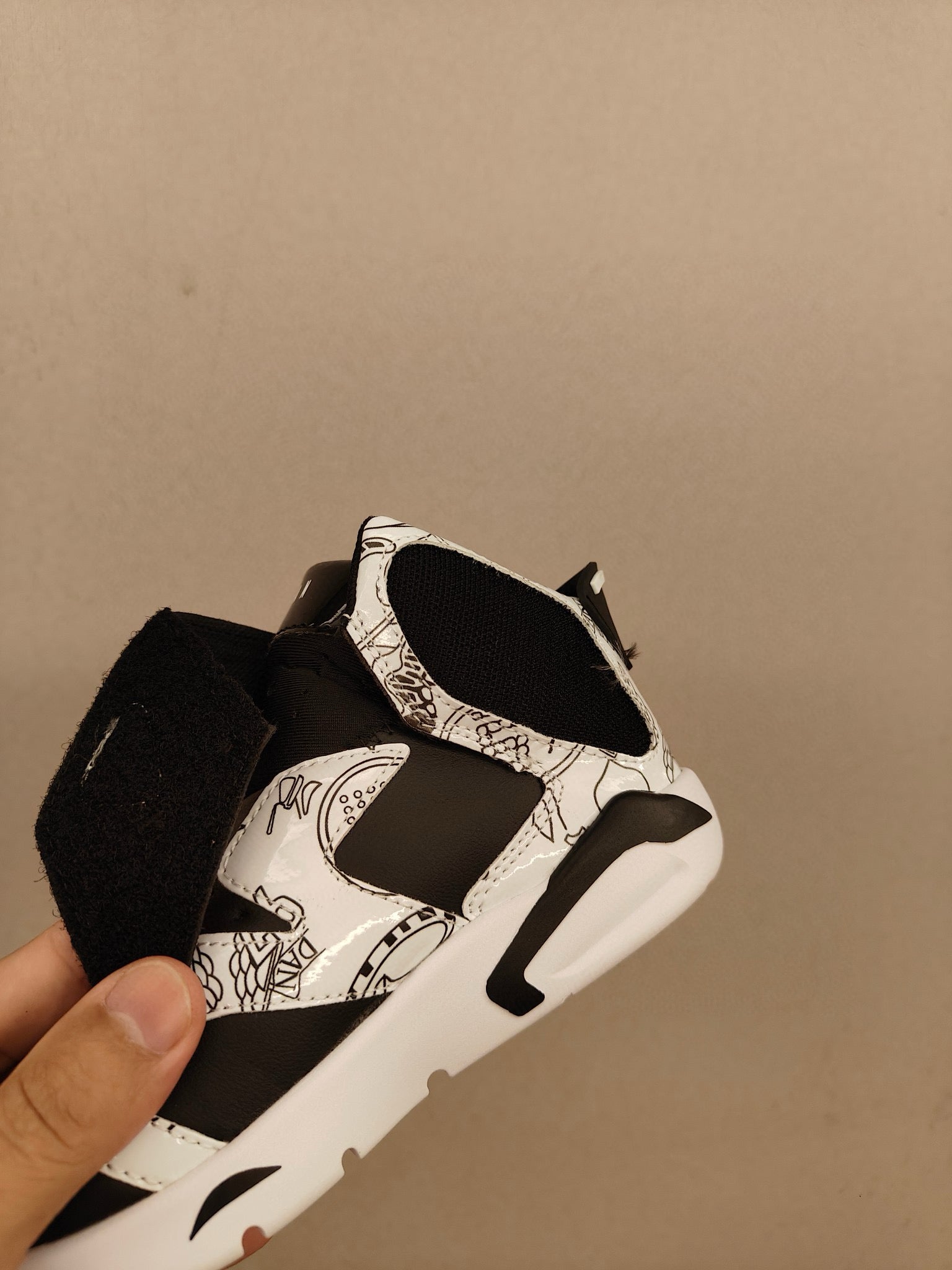 Joe 6 Velcro leather basketball shoes" white, black"