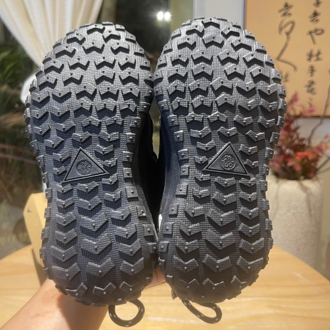 Nike ACG outdoor hiking shoes" black"