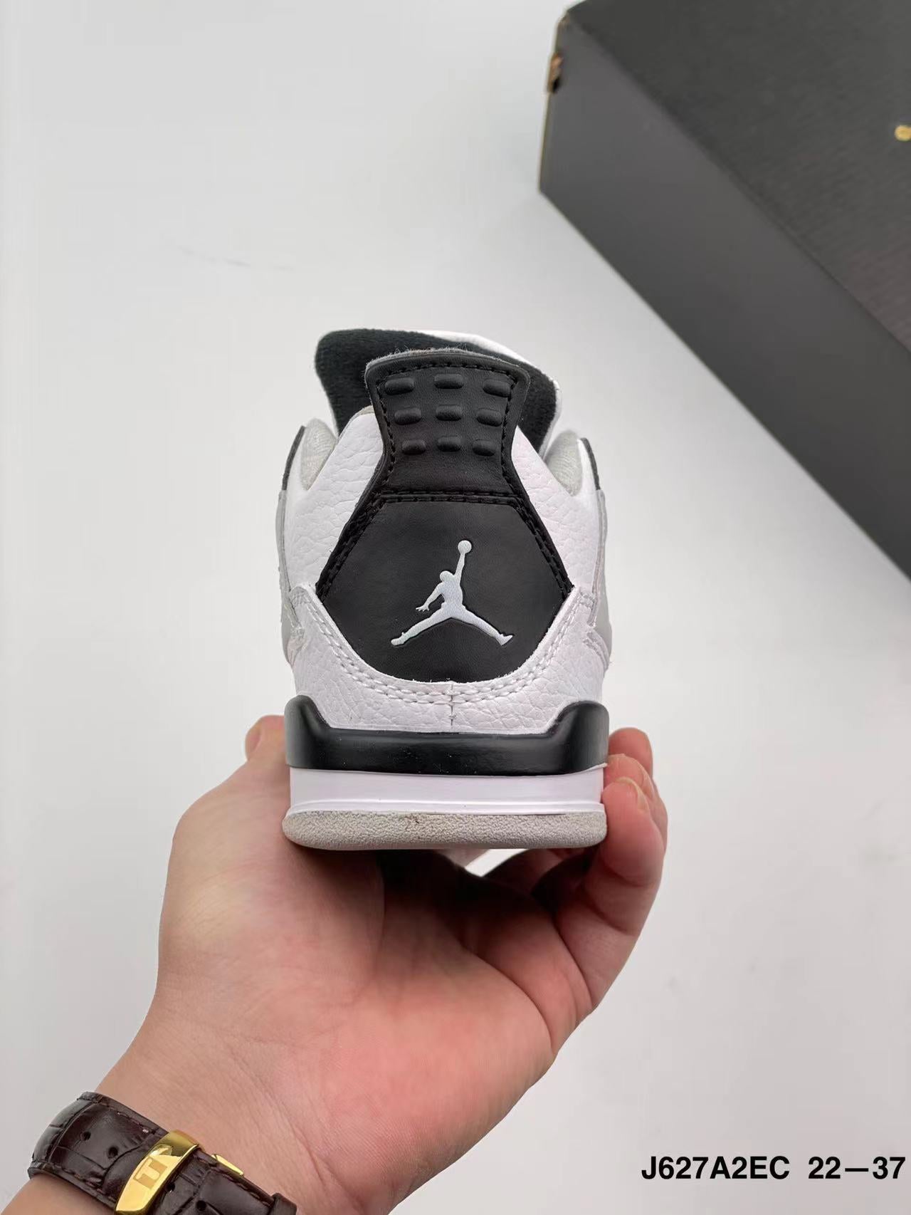 Joe 4 head level" white, light gray"
