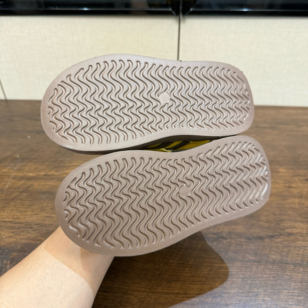 Adidas training invisible Velcro sneakers" yellow, brown"