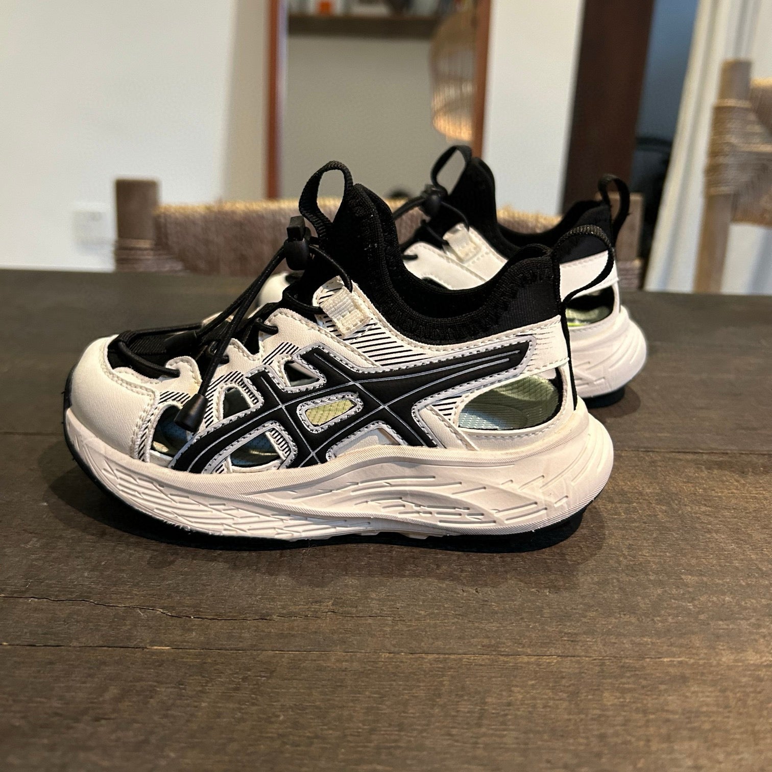ASICS Stream Tracing Sports crocs "black and white"