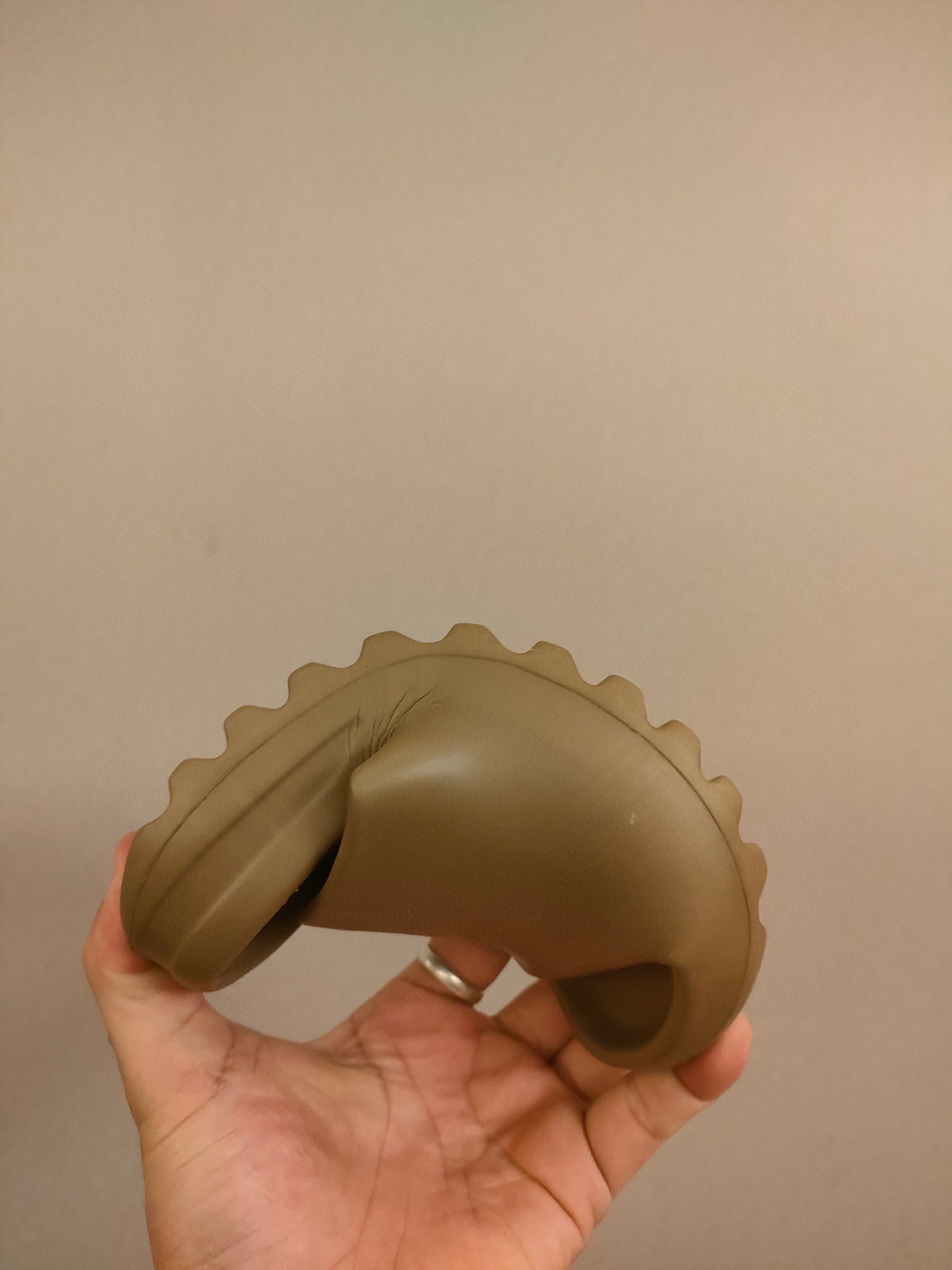 700 Coconut Slippers" clay"