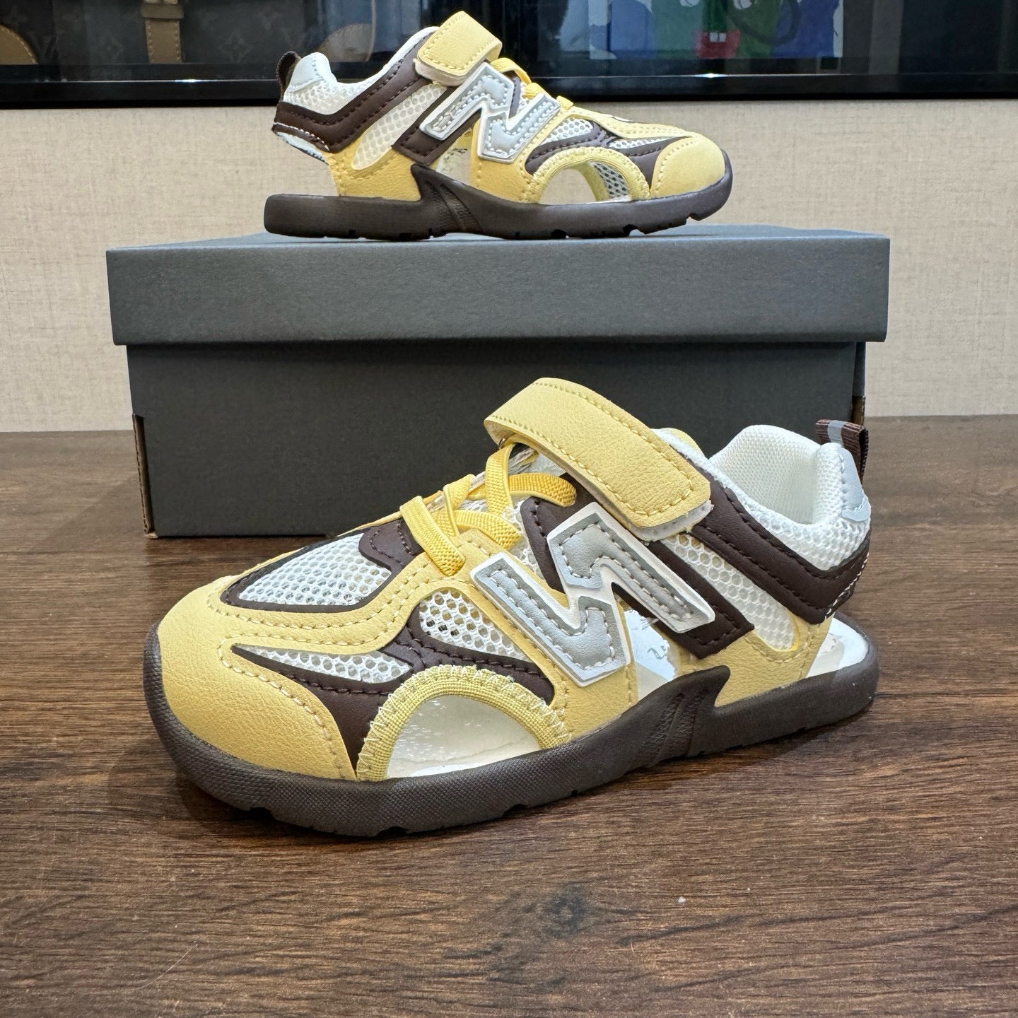 Miumiu co-branded river sandals "  yellow, dark brown"