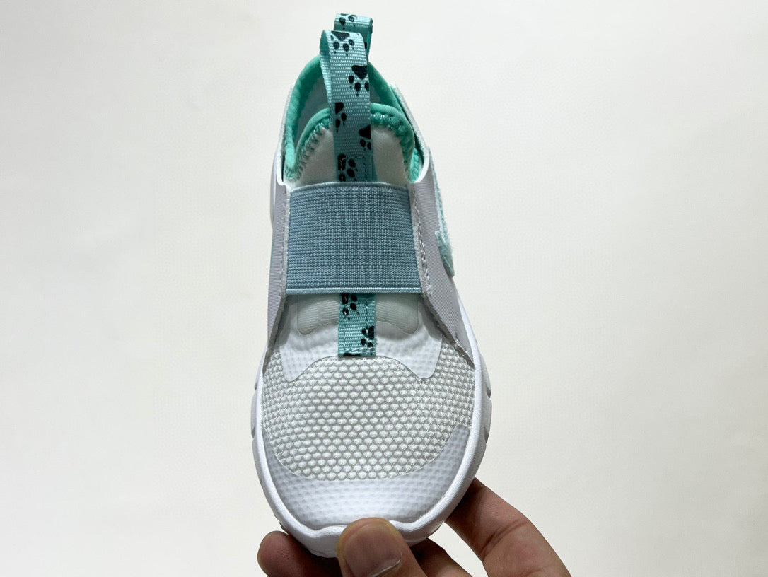 Nike's new barefoot slip" white"