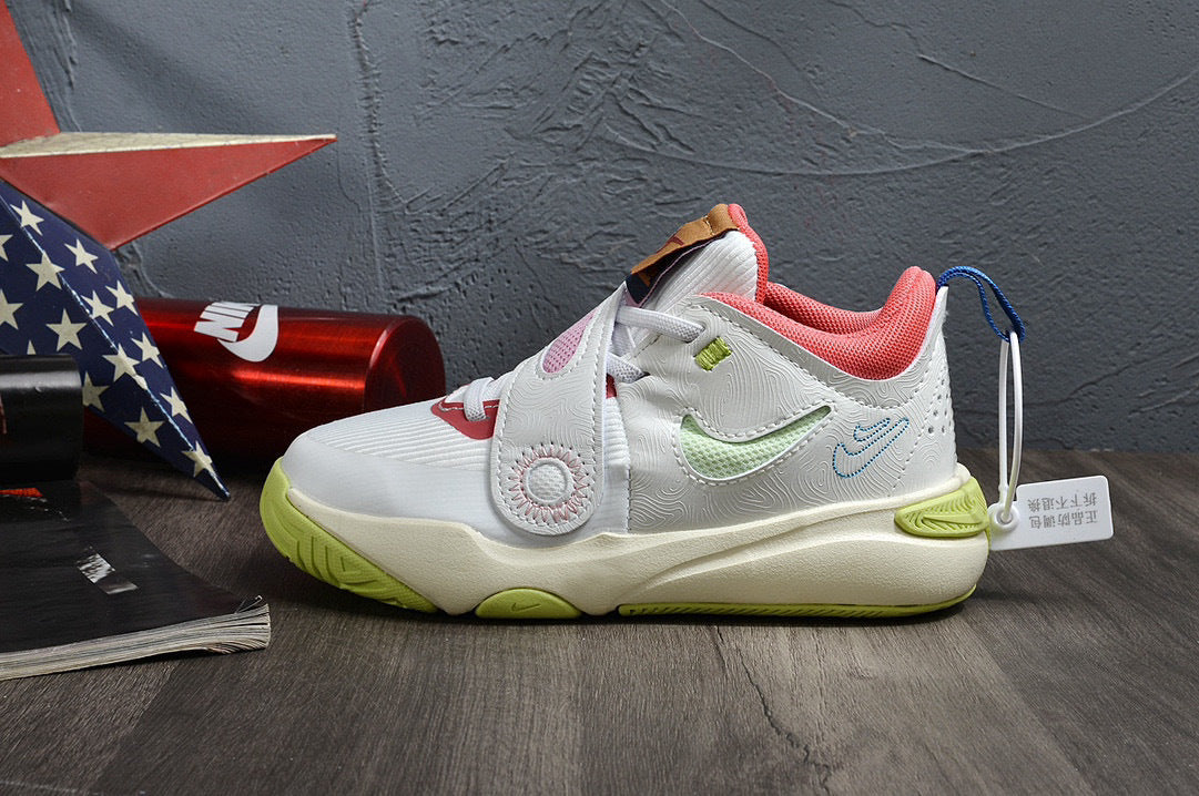 Nike's new UFO slip-on shoes for children" white"