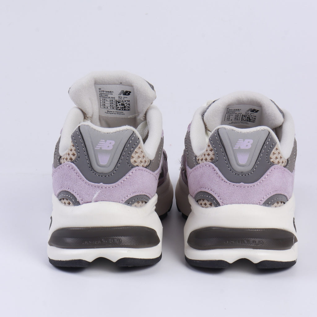 N 2010 children's shoes "A light, pastel lavender black"