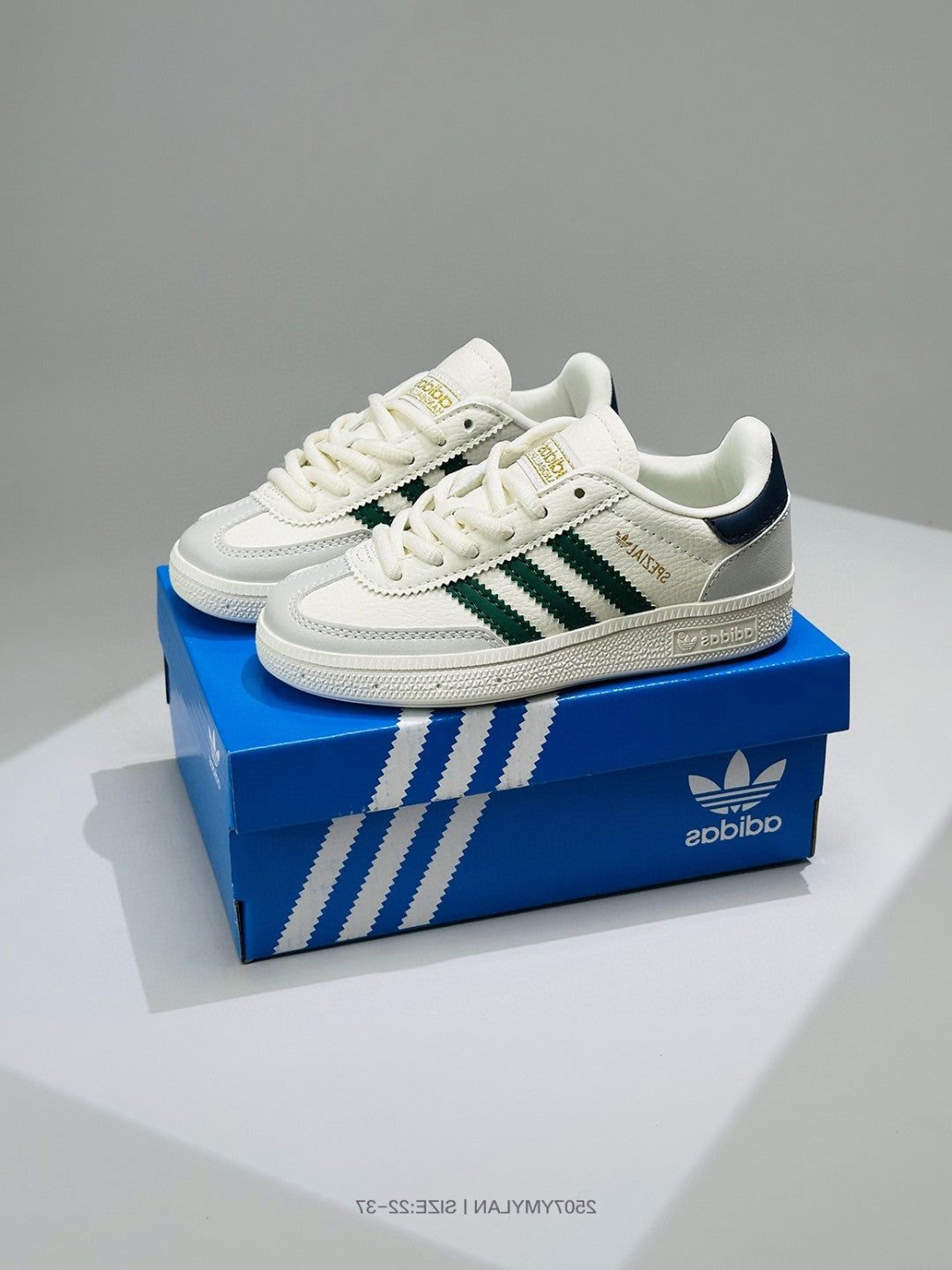 Adidas HANDBALL SPEZIAL Clover College Style Retro" white"